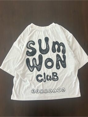 Sumwon Club Brooklyn White Short Sleeve Cropped Boxy Tee Size M